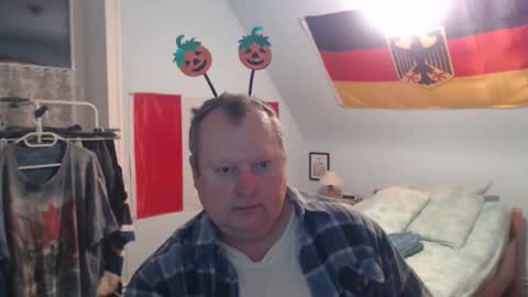 Snapshot of andre124231 chatting on October 29, 9:27 pm Andre online show from October 29, 9:27 pm