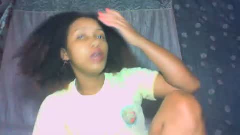 Snapshot of andre415913 chatting on April 23, 3:52 am andre415913 online show from April 23, 3:52 am
