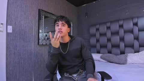 Snapshot of andre_parker chatting on December 5, 1:25 am Andre Parker online show from December 5, 1:25 am