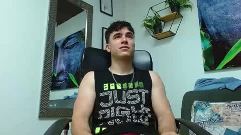 Snapshot of andre_parker chatting on February 1, 10:23 pm Andre Parker online show from February 1, 10:23 pm