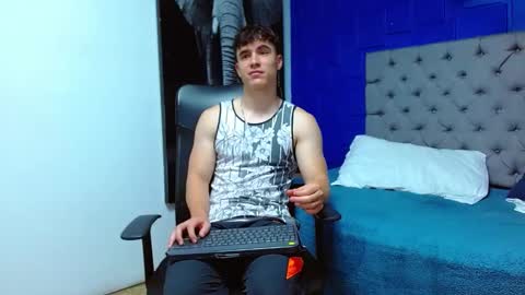 Snapshot of andre_parker chatting on February 4, 11:49 pm Andre Parker online show from February 4, 11:49 pm