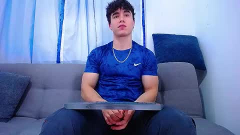 Snapshot of andre_parker chatting on September 9, 10:09 pm Andre Parker online show from September 9, 10:09 pm