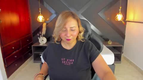 A N D R E online show from November 18, 2:28 am