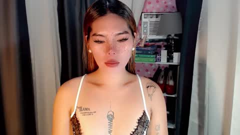 andrea06121998 online show from March 29, 12:49 pm