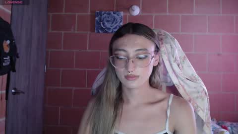 Snapshot of andrea_camila chatting on October 14, 5:47 pm Andrea online show from October 14, 5:47 pm