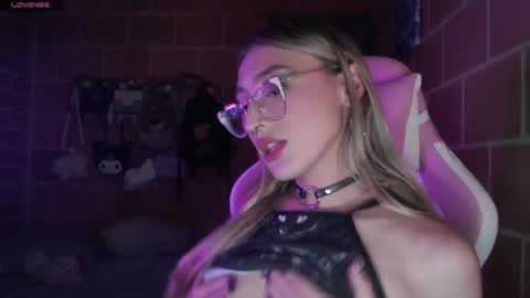 Andrea  online show from June 11, 12:54 am