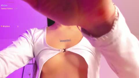 Snapshot of andrea_flow chatting on February 19, 2:12 pm Andrea online show from February 19, 2:12 pm