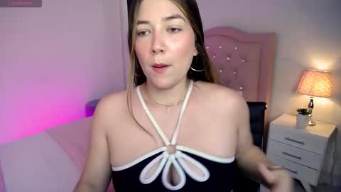 Andrea online show from November 18, 8:24 pm