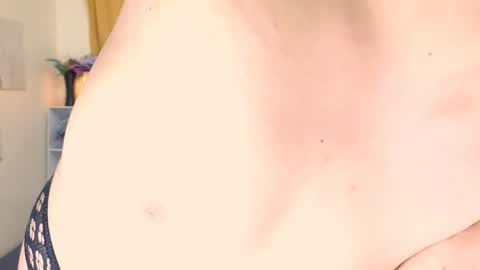 dreaa online show from April 21, 12:00 pm