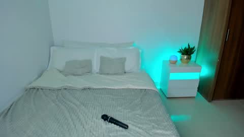 Snapshot of andrea_martini_ chatting on February 2, 4:26 am andrea online show from February 2, 4:26 am