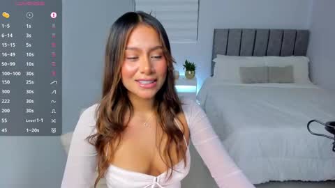 Snapshot of andrea_martini_ chatting on February 15, 3:31 am andrea online show from February 15, 3:31 am