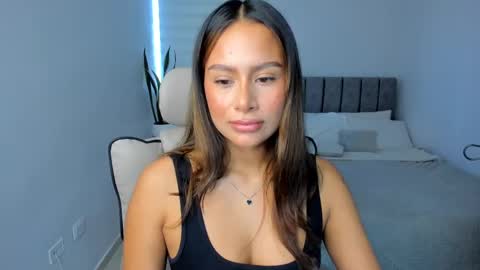 Snapshot of andrea_martini_ chatting on February 20, 10:04 pm andrea online show from February 20, 10:04 pm