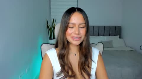 Snapshot of andrea_martini_ chatting on February 21, 1:44 am andrea online show from February 21, 1:44 am