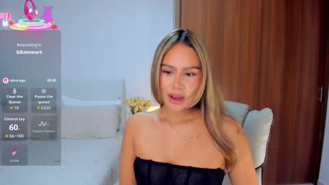 Snapshot of andrea_martini_ chatting on September 16, 12:11 am andrea online show from September 16, 12:11 am