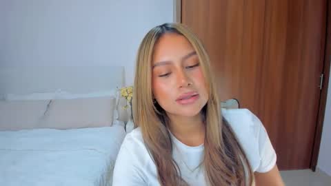 Snapshot of andrea_martini_ chatting on September 16, 11:50 pm andrea online show from September 16, 11:50 pm