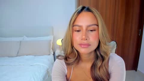 Snapshot of andrea_martini_ chatting on September 24, 11:08 pm andrea online show from September 24, 11:08 pm