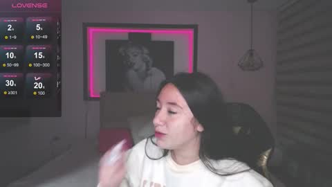 Andrea Ramos online show from December 16, 11:15 am