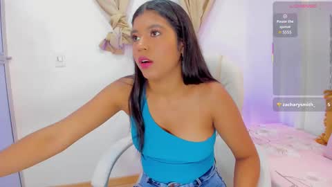 Andrea online show from November 7, 8:09 pm