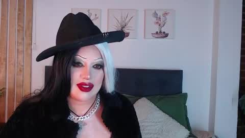 Snapshot of andrea_secret_ chatting on October 8, 3:20 pm ANDREA  online show from October 8, 3:20 pm