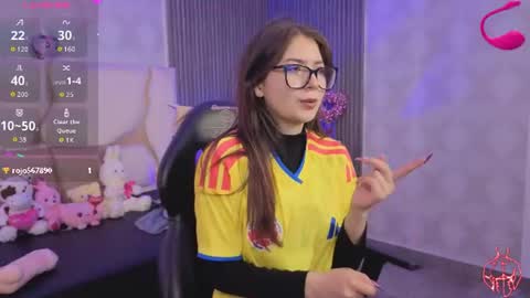 Snapshot of andrea_tay1 chatting on July 7, 7:29 pm andrea_tay1 online show from July 7, 7:29 pm