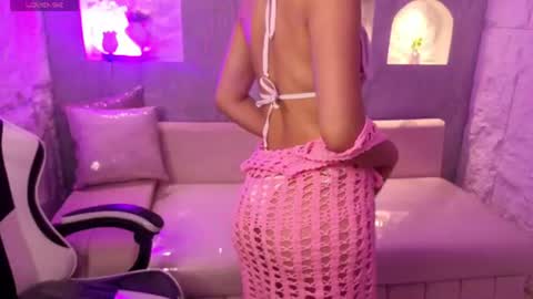 Snapshot of andrea_tx chatting on June 23, 1:42 pm andrea_tx online show from June 23, 1:42 pm