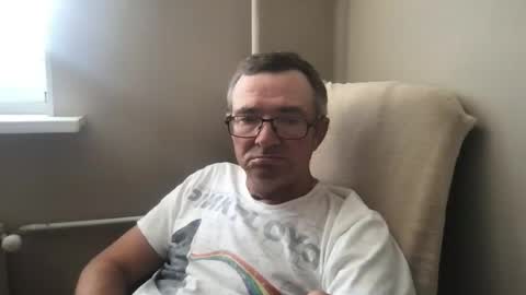 Snapshot of andreass60 chatting on July 31, 5:07 am andreass60 online show from July 31, 5:07 am
