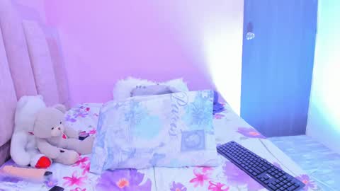 Snapshot of andreasweet2 chatting on September 18, 7:38 pm A n d r e a S w e e t online show from September 18, 7:38 pm