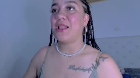 Snapshot of andrebigboobs chatting on December 20, 9:06 pm Andre online show from December 20, 9:06 pm