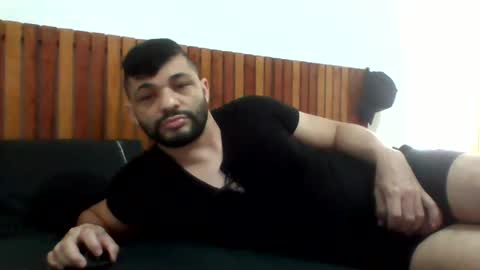 Snapshot of andreloko123 chatting on December 1, 4:29 pm andreloko123 online show from December 1, 4:29 pm