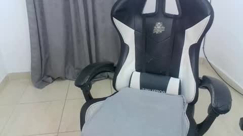 andres180950734 online show from November 18, 11:26 pm