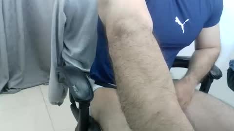 andres180950734 online show from April 20, 11:46 am