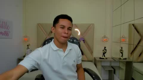 IM ANDRES online show from April 26, 7:22 pm
