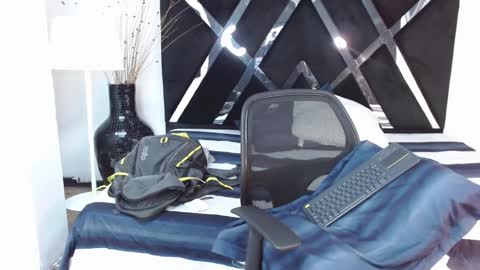 insta andres clark  online show from February 27, 9:36 pm