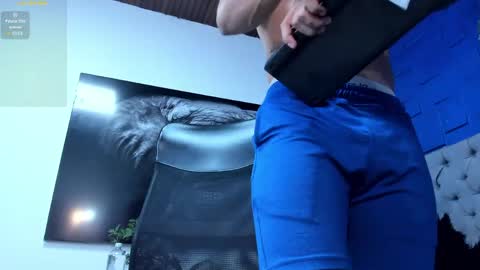 insta andres clark  online show from April 15, 3:52 pm