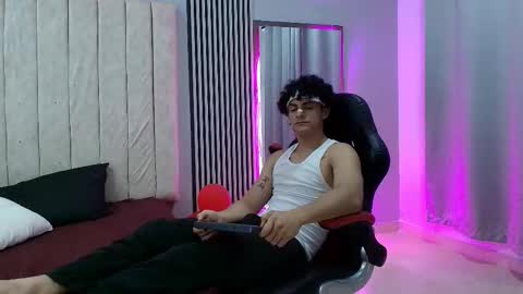 andres_cream online show from September 23, 4:15 am
