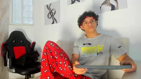 andres_cream online show from October 17, 12:30 pm