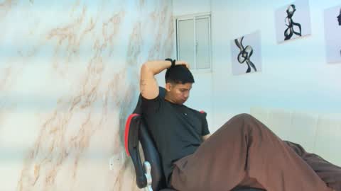 andres_stud online show from December 3, 4:31 am