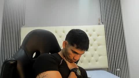 andres_stud online show from March 5, 5:03 am