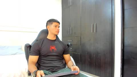 andres_stud online show from April 3, 3:37 am