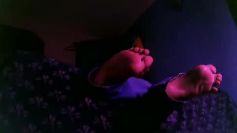 andrescaraballo18 online show from October 3, 5:04 am