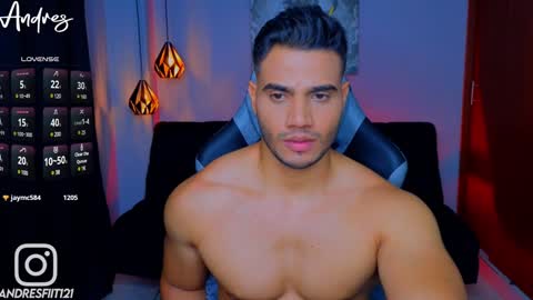 Snapshot of andresfiit chatting on December 21, 1:42 pm Andres online show from December 21, 1:42 pm