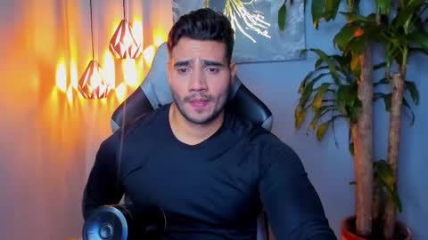 Snapshot of andresfiit chatting on October 18, 1:41 am Andres online show from October 18, 1:41 am