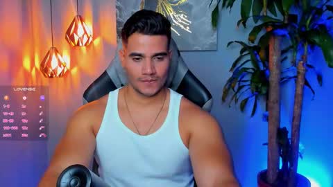 Snapshot of andresfiit chatting on October 29, 2:14 am Andres online show from October 29, 2:14 am
