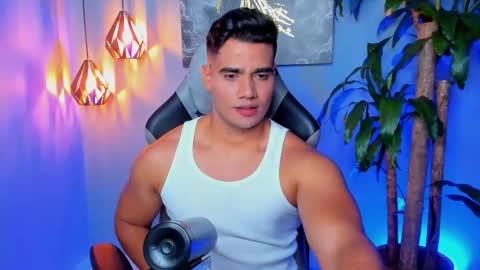 Snapshot of andresfiit chatting on November 9, 10:08 pm Andres online show from November 9, 10:08 pm