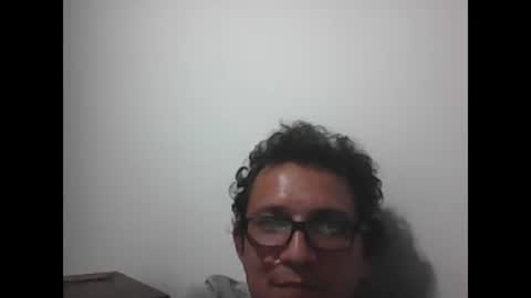 andresfloga online show from October 14, 2:34 am