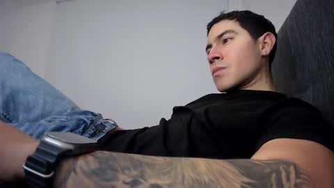 Snapshot of andresjuan92 chatting on June 27, 3:11 am onlyfanscallmegotter online show from June 27, 3:11 am
