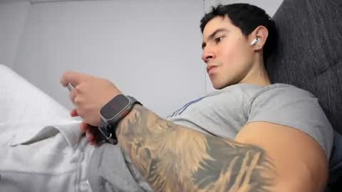 Snapshot of andresjuan92 chatting on July 12, 11:29 pm onlyfanscallmegotter online show from July 12, 11:29 pm