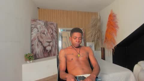 andrespalacios_ online show from January 16, 5:22 am