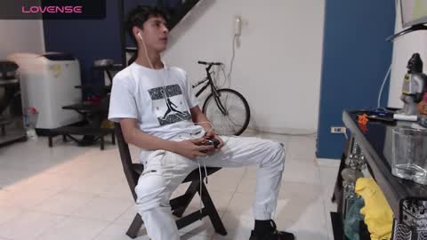 Andres Dean online show from February 8, 11:55 pm