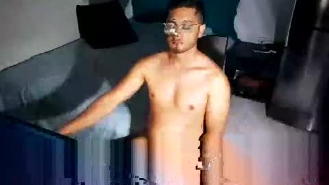 Snapshot of andresvergon85 chatting on January 20, 4:32 am andresvergon85 online show from January 20, 4:32 am
